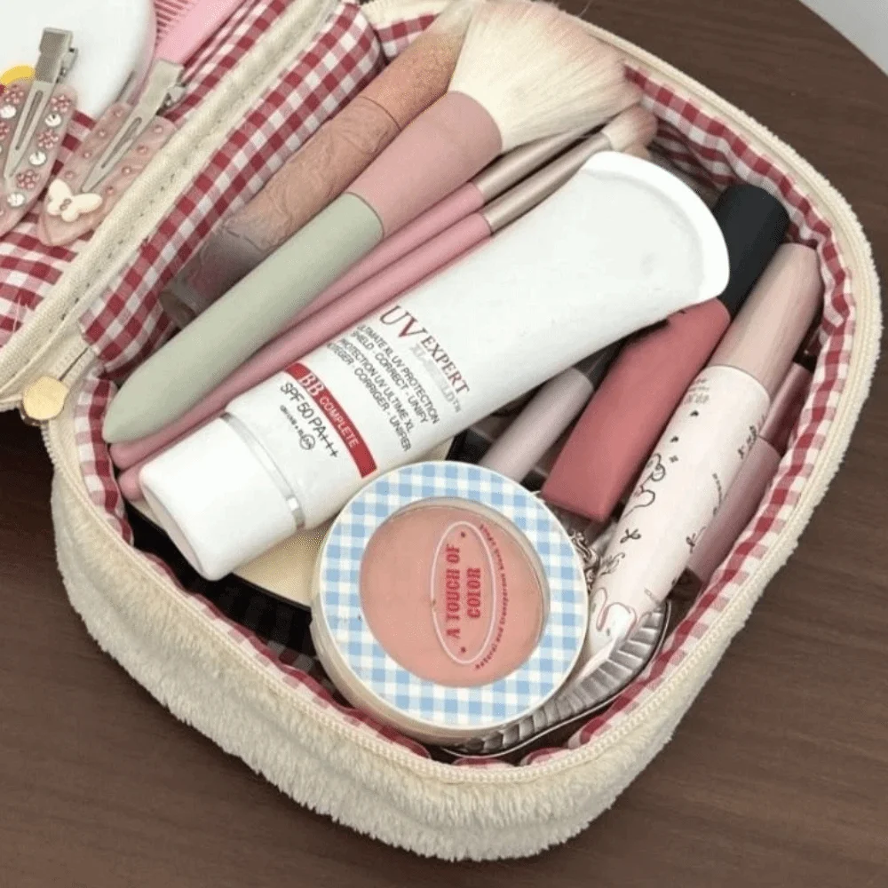 

Large Capacity Strawberry Plush Makeup Bag Zipper Multifunctional Cute Cosmetic Bag Coin Purse Pencil Case Toiletry Bag Girls