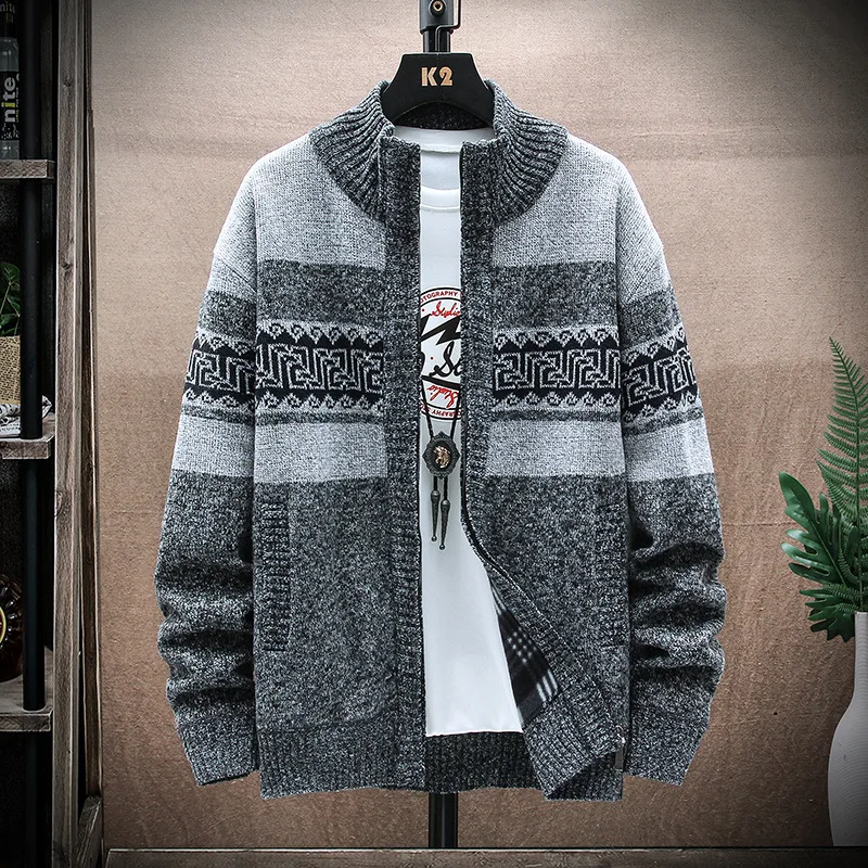 Men's Fashionable Cardigan Jacket with Stock: Loose Casual Knitted Sweater Autumn Winter New Arrival in Korean Style