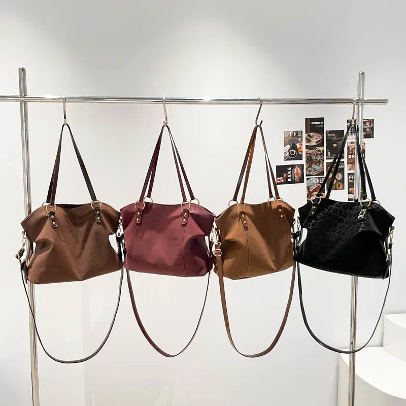 

Luxury 2023 Women's Shoulder Bag, Vintage Inspired Quilted Purse, Multi-Functional Casual Shopper for Work and Weekend