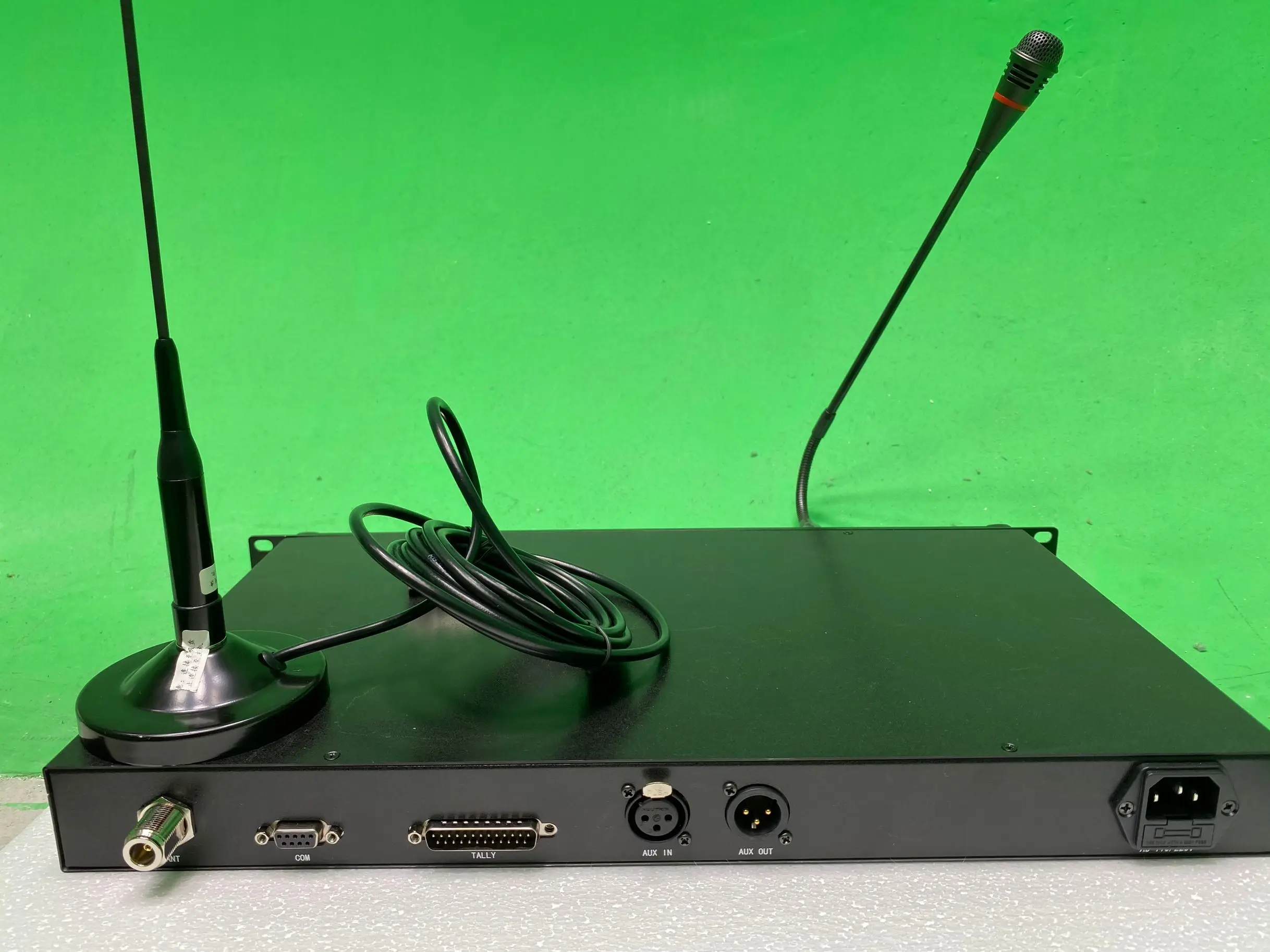 STW-BS1004 Broadcasting Equipment Wireless 4 Channel System
