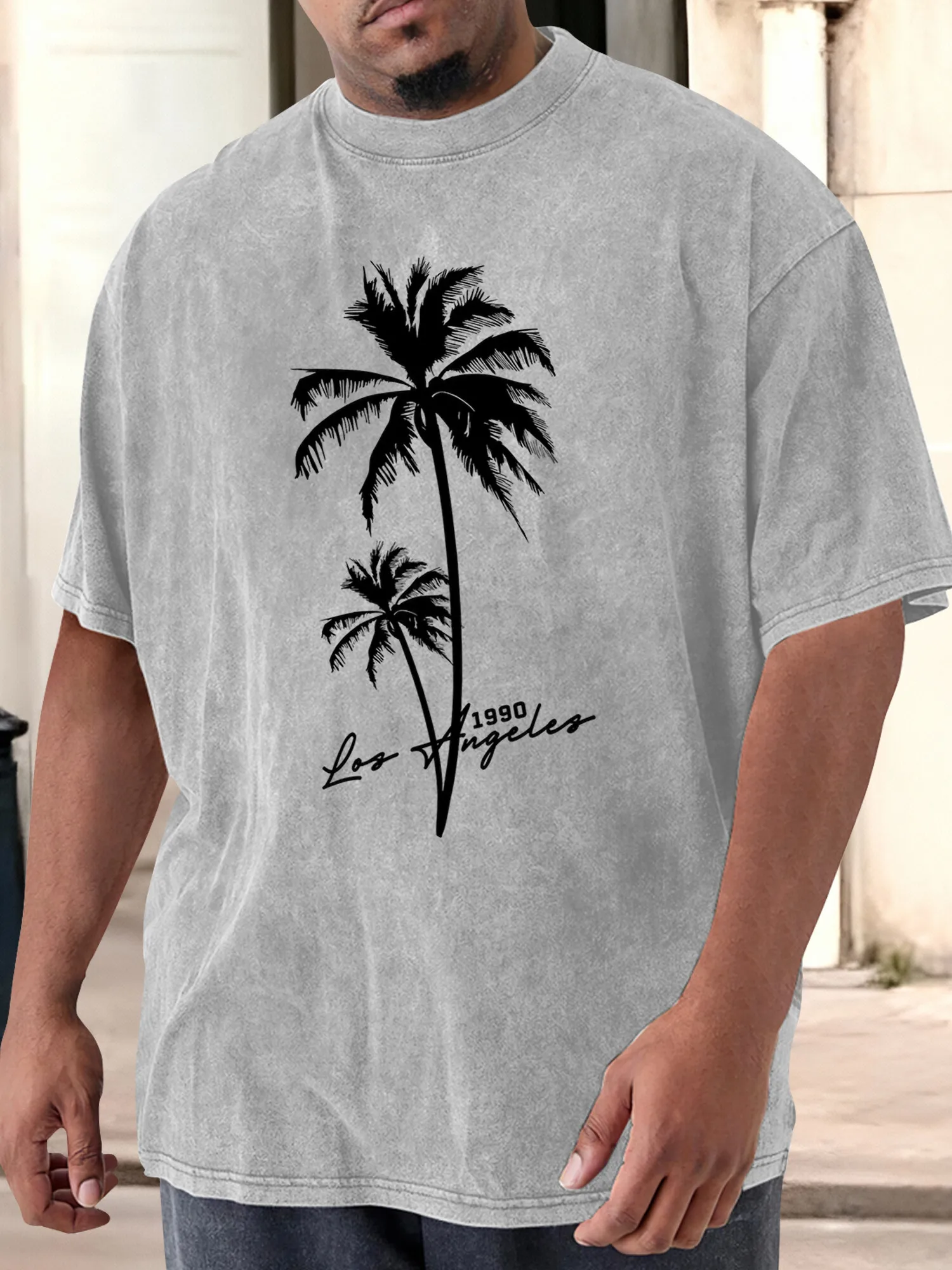 Men's T-Shirt, Vintage Outlaw Pattern Washed T-Shirt, Eye-Catching Retro Distressed Print with Outlaw Text, Drop Shoulder Design, Crew Neck Loose Fit Short-Sleeve T-Shirt, Suitable for Casual Wear, All-Season Wear, Size m Washed Print T-Shirt
