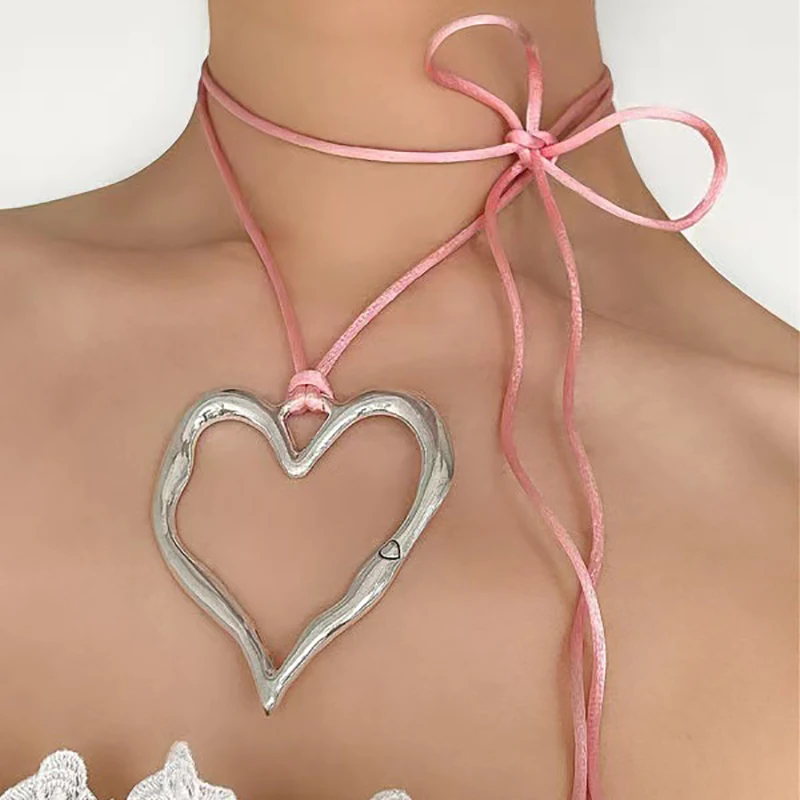 Collar llamativo de corazón Misshapen grande Y2K, collar de cuerda larga rosa con corazón hueco Irregular de gran tamaño para mujer, joyería Egirl