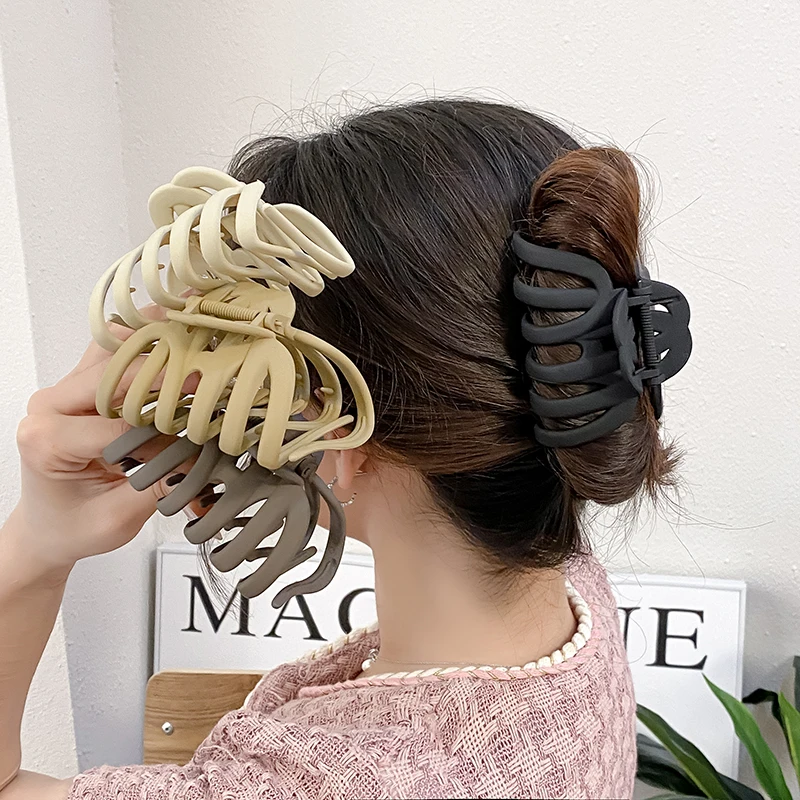 AISHG Women Claw Clip New Fahsion Simple Hollow Plastic Hair Clips Female Elegant Korean Wild Arc Shark Hair Accessories