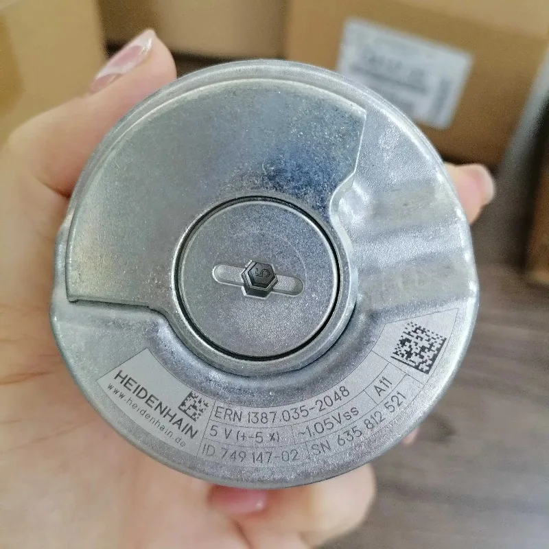 

HEIDENHAIN Original CNC Encoder ERN 1387 2048 ID 749147-02 Electrical Equipment