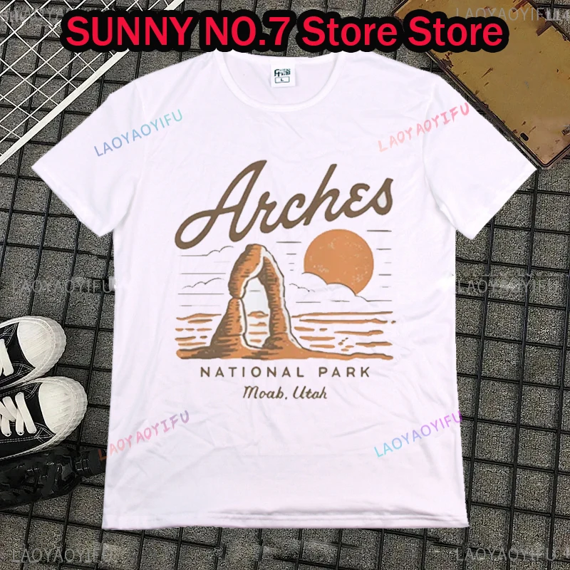 Women's Arch National Park T-shirt Short sleeved Retro Outdoor Hiking T-shirt Retro Bohemian Travel Pattern T-shirt