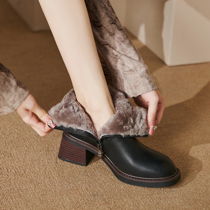 

Женские ботинки из натуральной кожи, с круглым носком, на высоком каблуке