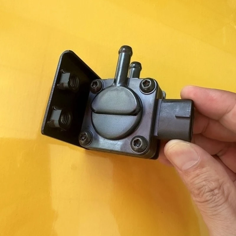 Isuzu 6HK16WG14HK16HK1 Uitlaat DPF Drukverschilsensor 8-97360368-2 Japan Originele Fabriek