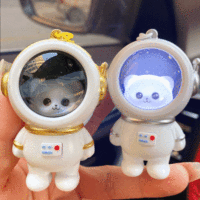 Cartoon Spaceman Light Glowing Keychain Sunset Light Luminous Keychain Female Cute Space Astronaut Couple Key Chain Hanging