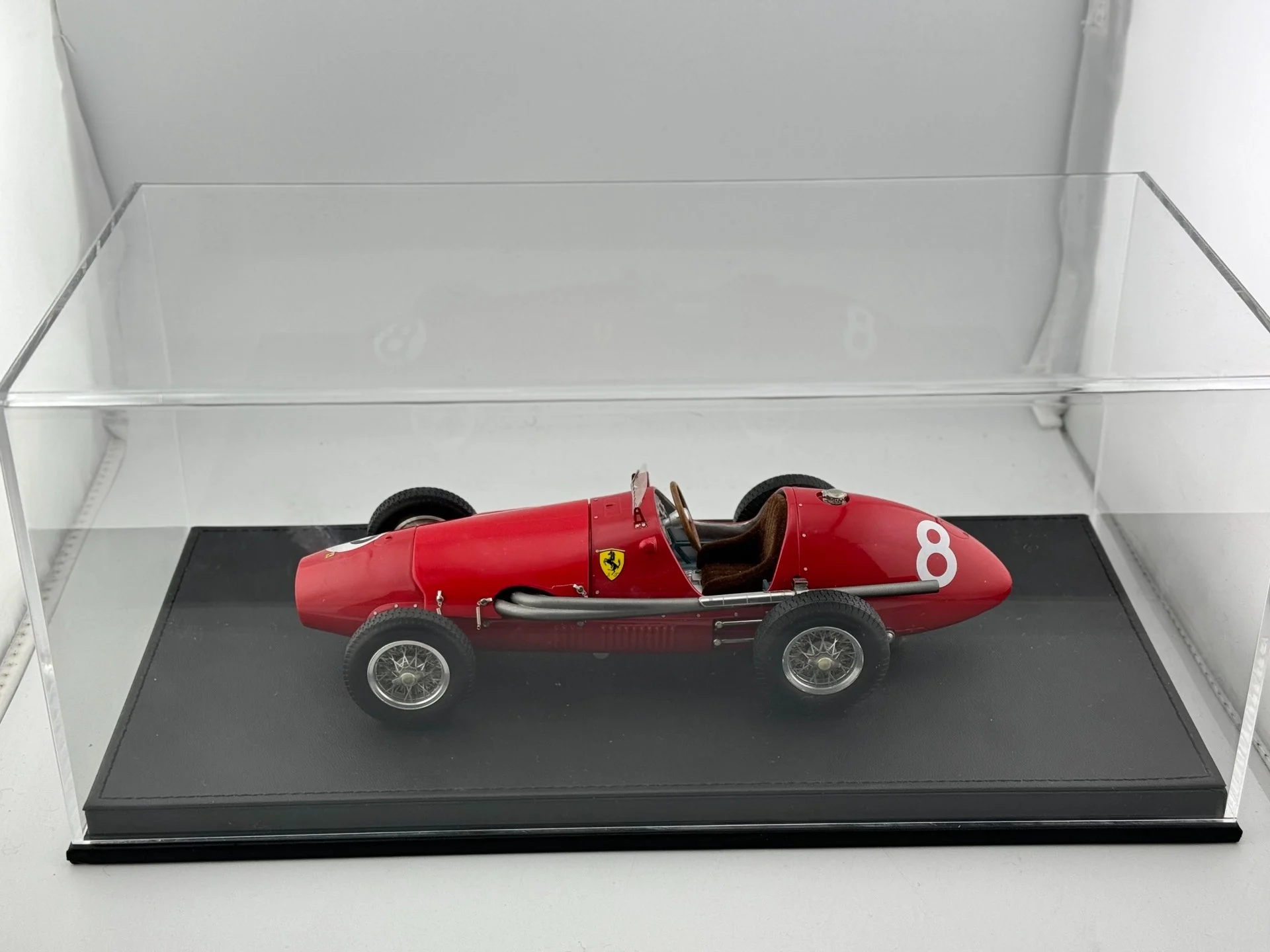 車のカバーには色の違いがあり、カバーはきつすぎません 1/18 スケール 8 レジンカーモデル