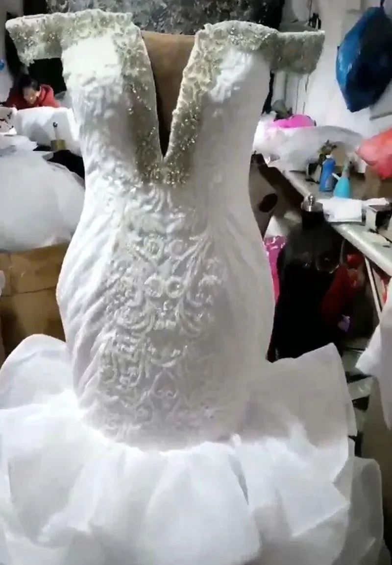 맞춤형 럭셔리 스위트하트 반짝이 비즈 웨딩 드레스 오프숄더 멀티 레이어드 러플 신부 드레스