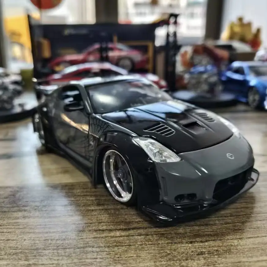 

High Quality Jada 1:24 350Z Sports Car Model Static Craft Collectible Decent Gift For Male Enthusiasts