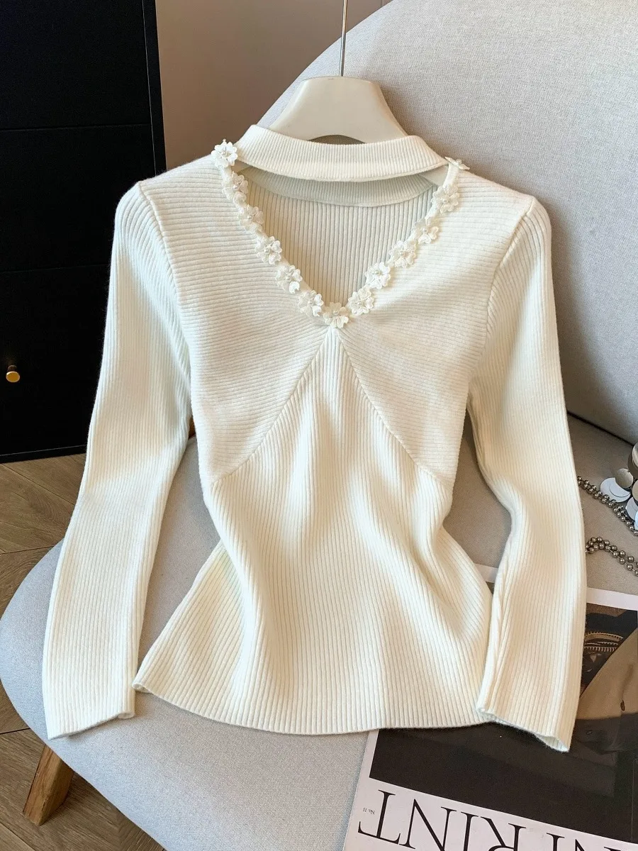 เสื้อไหมพรมถักสำหรับผู้หญิง ดีไซน์เว้าคอวี แขนยาว รุ่น Pure Desire Sle เหมาะสำหรับใส่เป็นเสื้อซับในในฤดูใบไม้ร่วงและฤดูหนาว ดีไซน์โดดเด่นไม่ซ้ำใคร