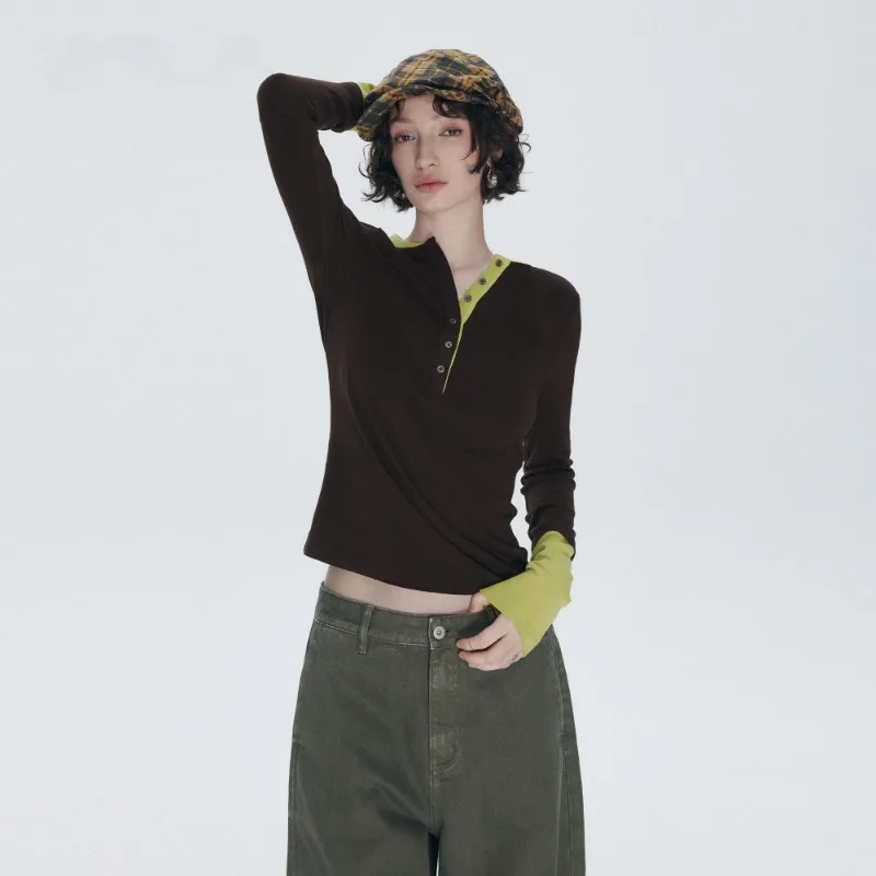 

Американская контрастная цветная футболка с длинными рукавами, новая осенняя тонкая дизайнерская футболка, нижняя верхняя одежда, топ на пуговицах для женщин