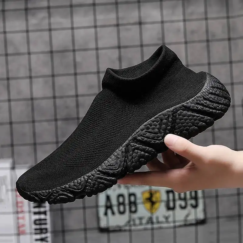 Sepatu Sneakers Pria 2023 Kasual Musim Panas Olahraga Bernapas Nyaman untuk Lari Anti Selip Elastis