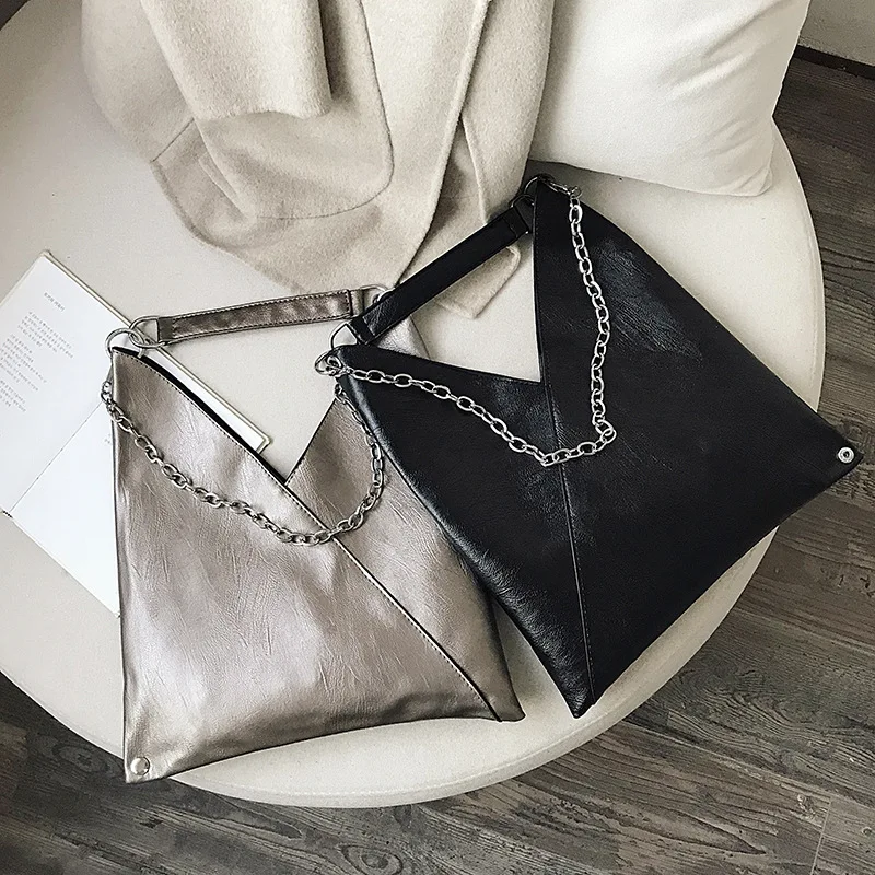 

Fashion Women Black Messenger Bags High Quality Metal Chain Shoulder Straps Ladies Fashion PU Crossbody Bag