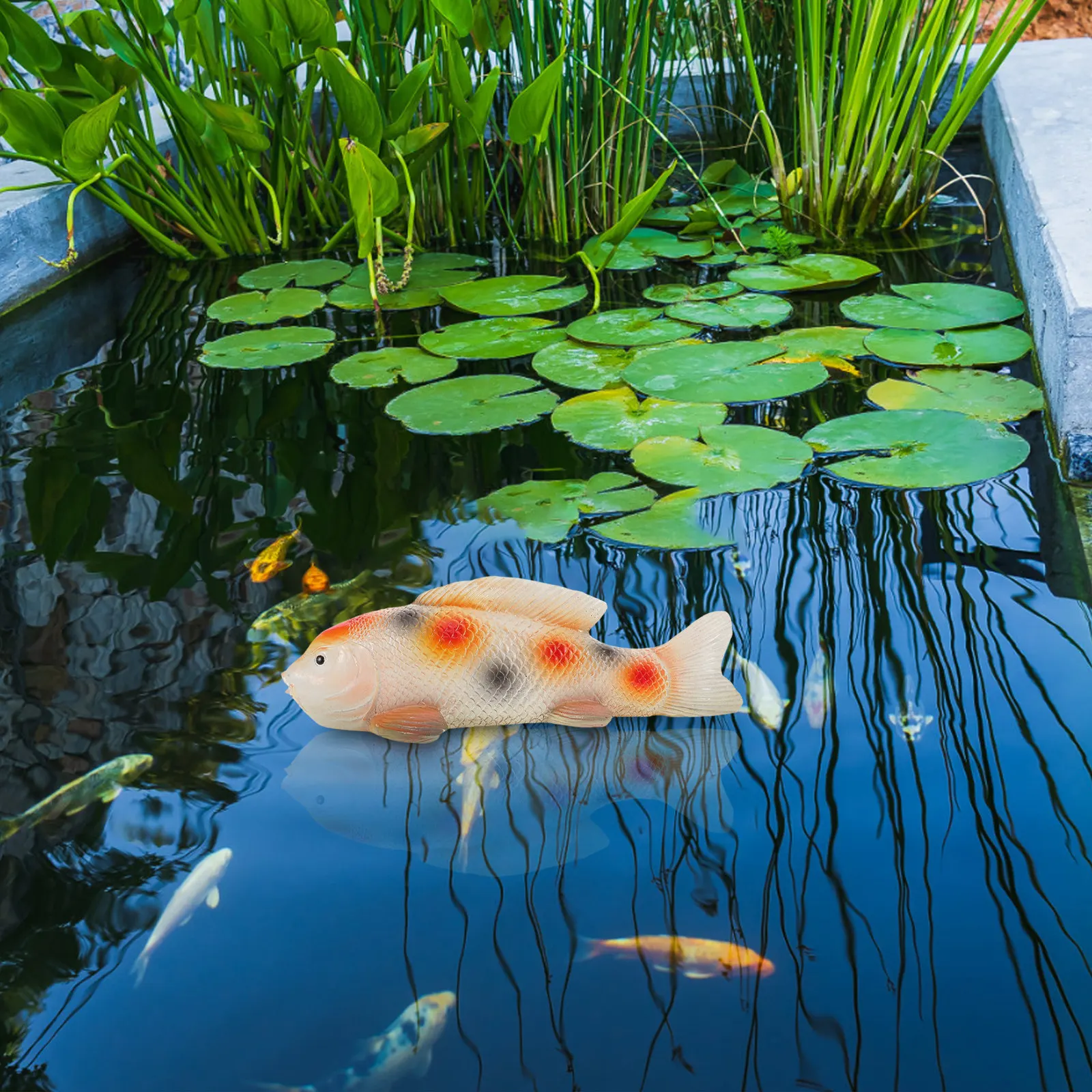 Floating Koi Fish Statue Realistic Resin Carp Sculpture for Garden Pond Outdoor Water Landscape Decor