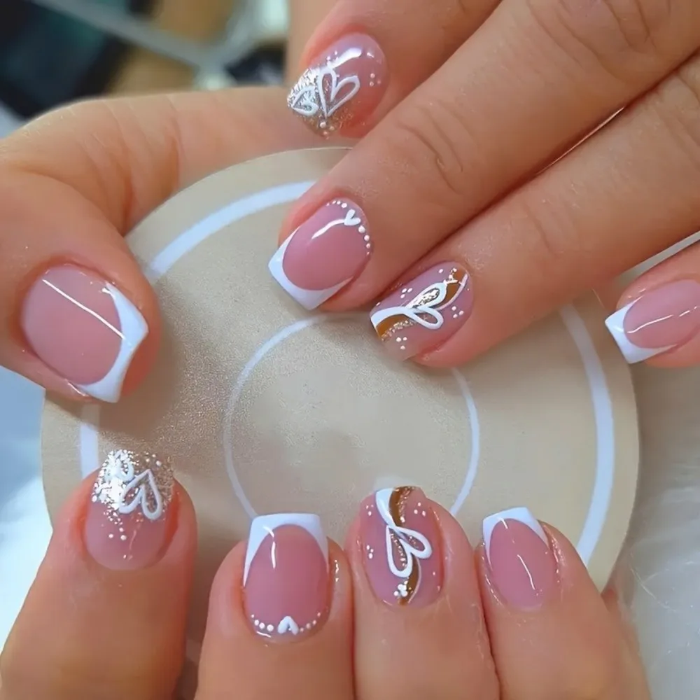 24pcs Short Square French White Heart Glitter Design Full Cover Reusable False Nail Tips For Manicure Nude Pink Press On Nails