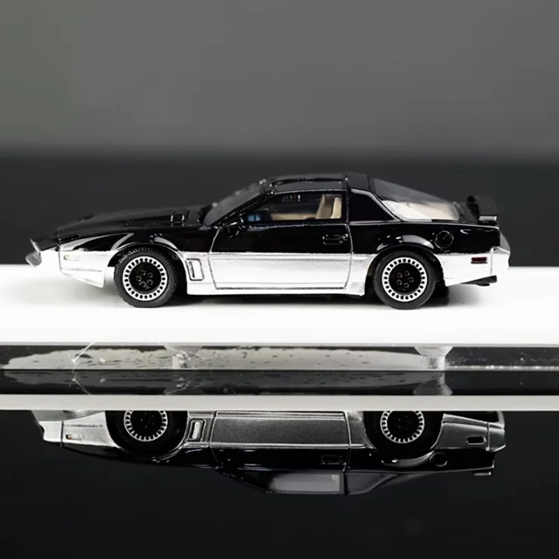 TNT Model Alloy 1/64 Knight Rider KITT/KARR Pontiac Firebird Sports Car Model Static Collection Decorated Holiday Gifts Toys