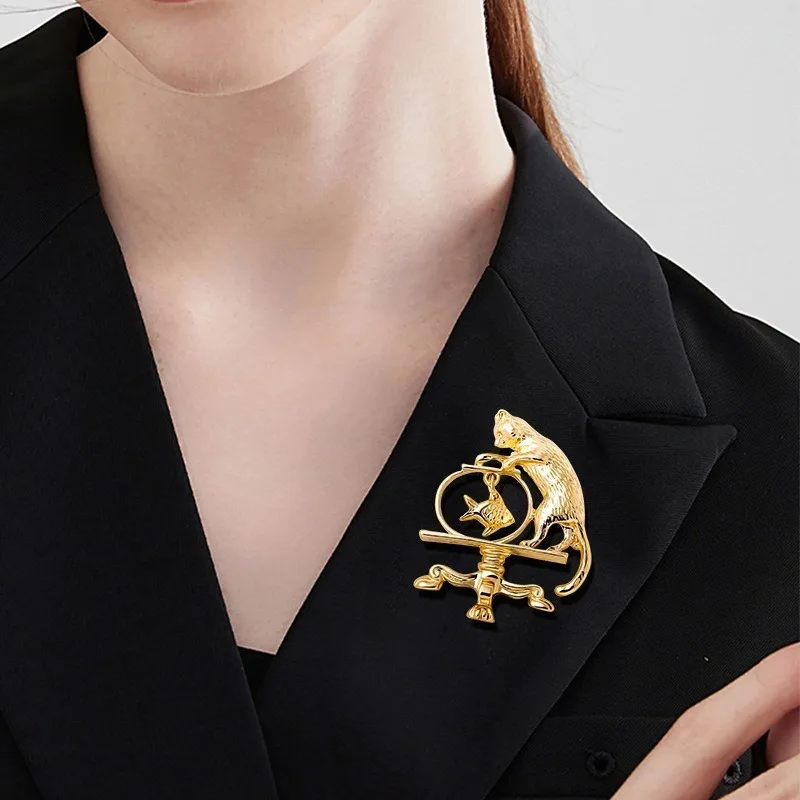 Kitten Brooch Simple Metal Cat Fish Enamel Pin Fashion Animal Clothing Accessories