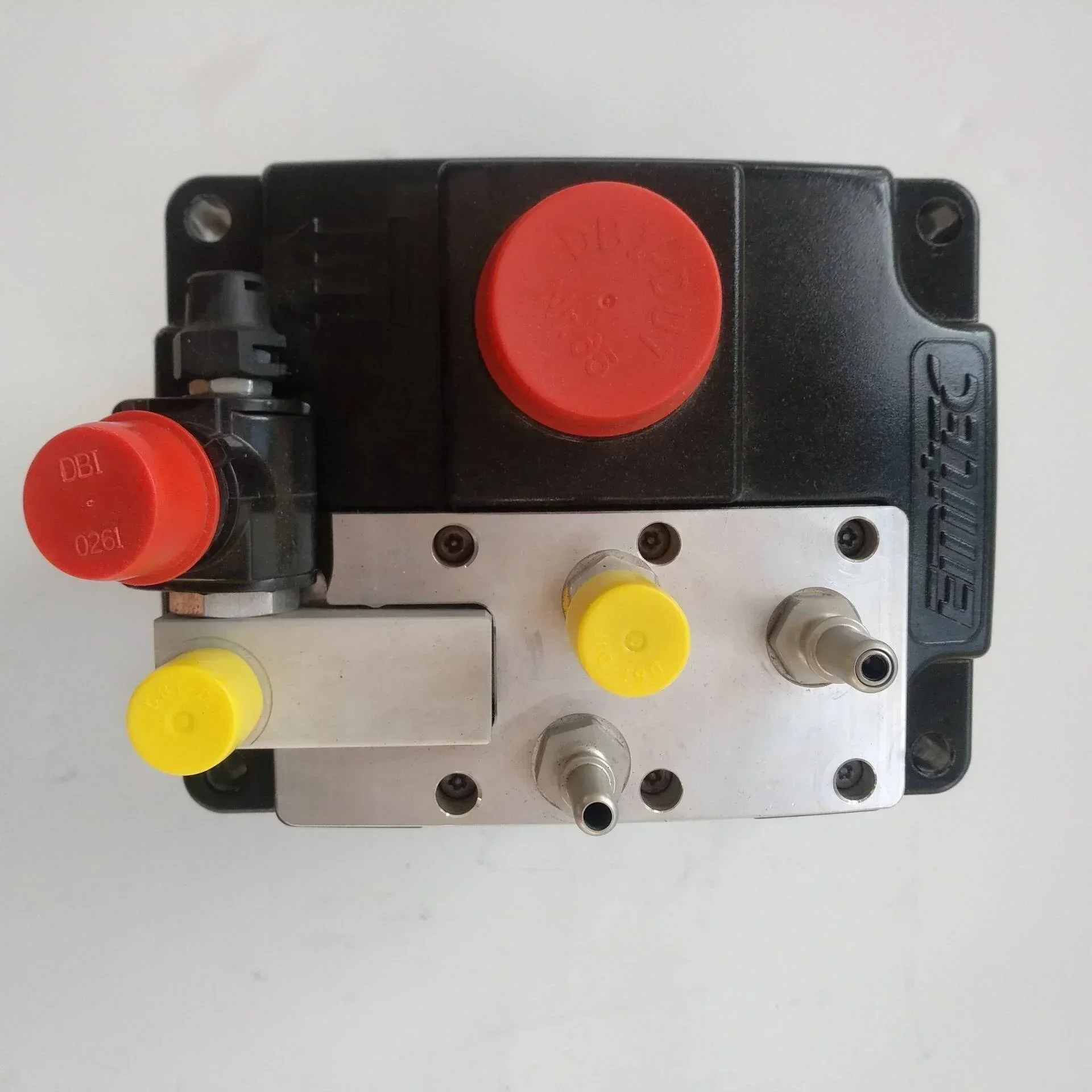Emitec 12v black UDS 2.5 CES A034J232 5273337 quantitative feeder - def pump - urea pump