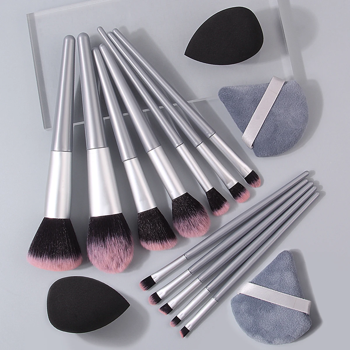 4/12/16PCS Beginner Makeup Tool set: 12PCS soft-bristled makeup brushes +4PCS super soft makeup sponges for daily portable use