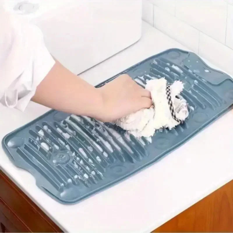

Silicone Laundry Scrub Board – Portable Mini Washing Board, Foldable & Hangable, Creative Household Cleaning Tool for Laundry, D