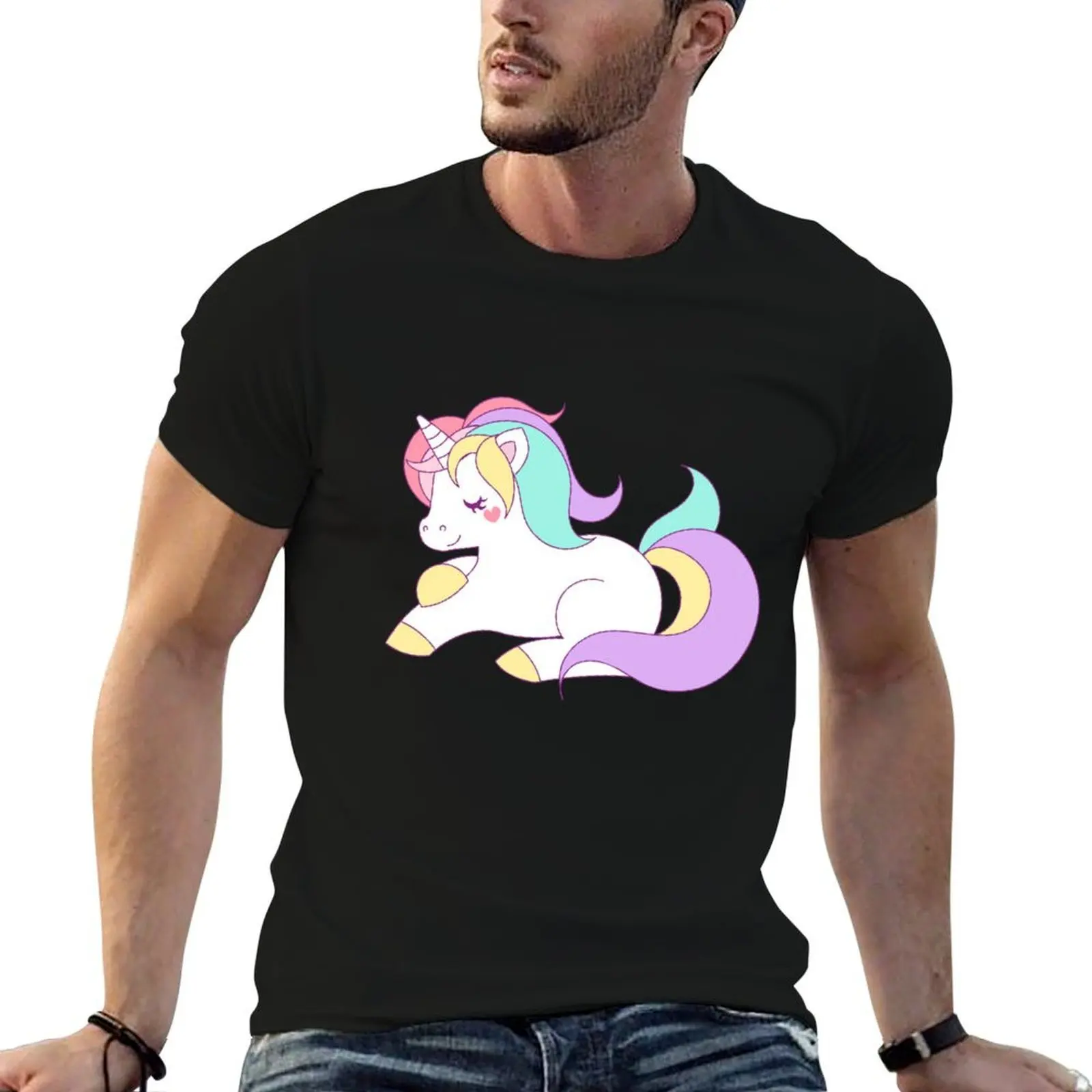 Unicornio, rostro de unicornio, ilustración de un unicornio blanco y multicolor, caballo, camiseta con la imagen de un ser legendario.