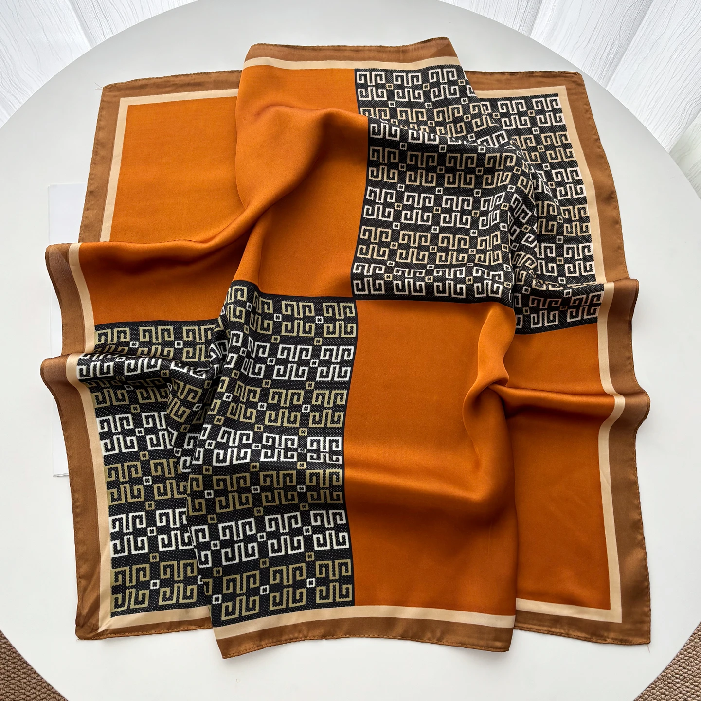 Luxuriöser bedruckter Schal für Damen – Seidengefühl, Halstuch, Foulard, Haarband, Haarband, Frühlings-Neuheit, Schals und Wickel – Detail 5