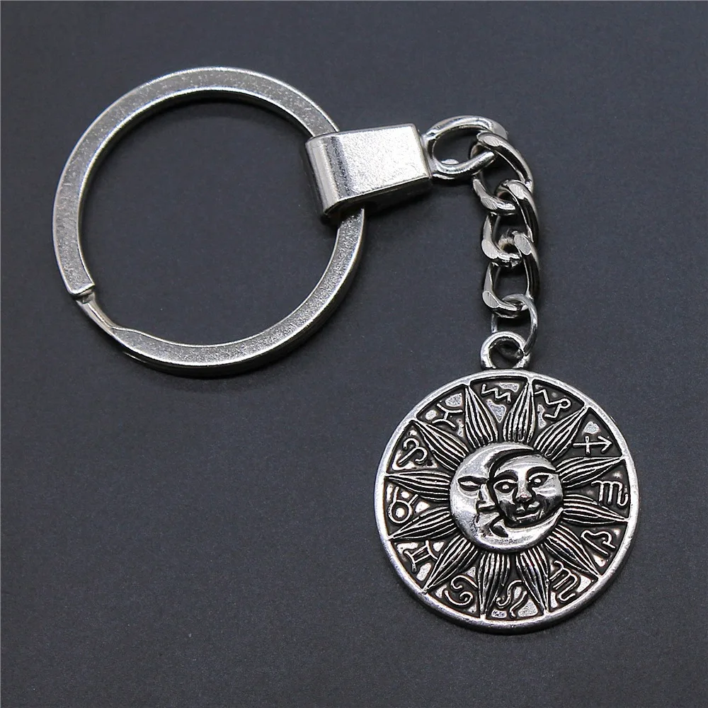 Souvenirs Gift Men Keychain 2 Colors 28x25mm Moon And Sun Zodiac Pendant Keyring