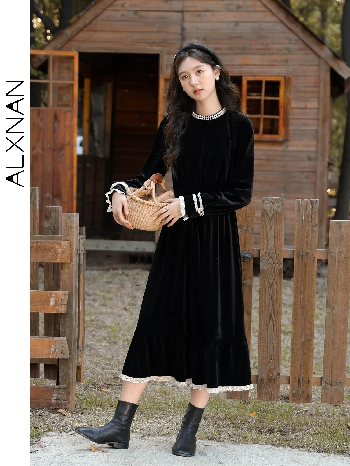 ALXNAN Elegant Black Velvet Dress 2024 Autumn Fashion Commuter Round Neck Patchwork Long Sleeve A-line Midi Dress Women L330198