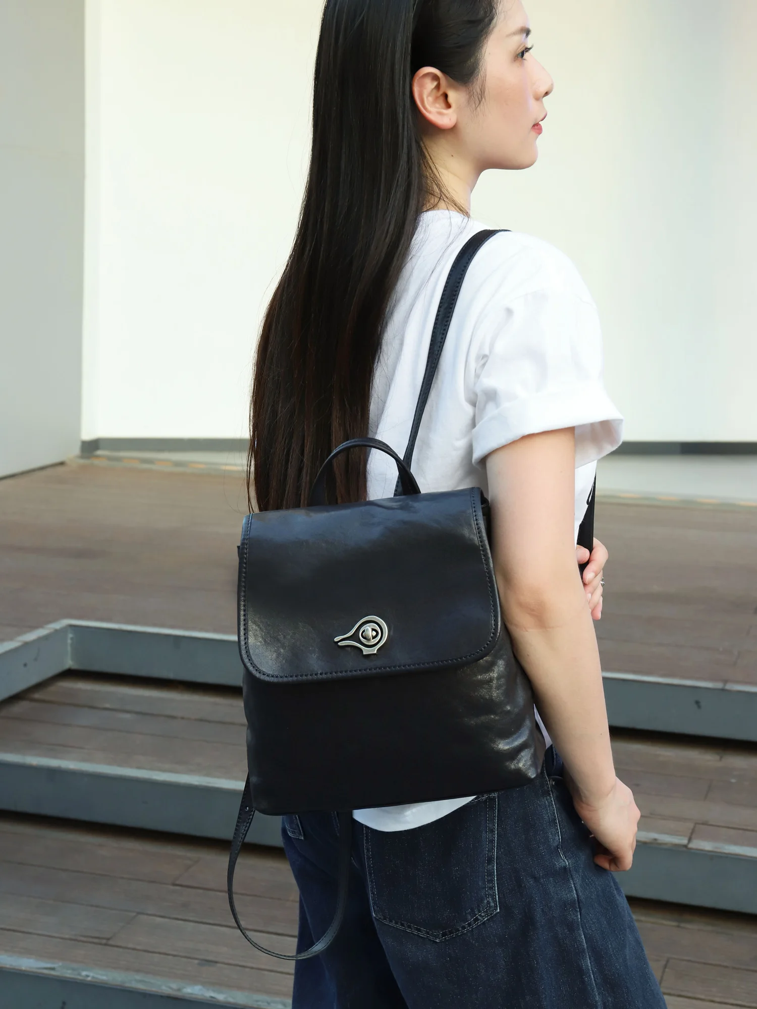 Orabird Vintage Oil Wax Leather Backpack For Women Flip Cover Turn Lock Multi-purpose Fashion Daily Commute Travel Bag