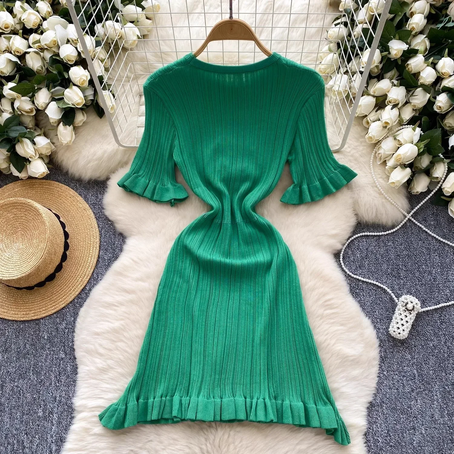 2025 neue Solide Chic Mode Sexy Paket Hüften Rüschen Mini Kleid Frauen Oansatz Dünne Elastische Gestrickte Sommer Kleid Party Vestido