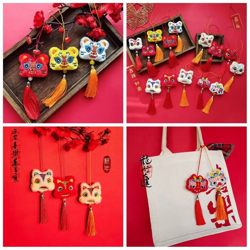 Estilo chinês leão dança borlas pingente dos desenhos animados vermelho 2025 ano novo zodíaco sorte com borla cobra mascote plushies