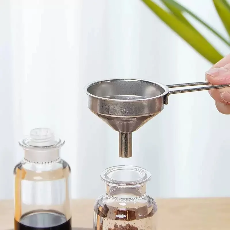 Stainless Steel Funnel Mini Small Size Kitchen Supplies Oil Funnel Small Diameter Wine Funnel Household Liquid Dispensing Funnel 1Pcs