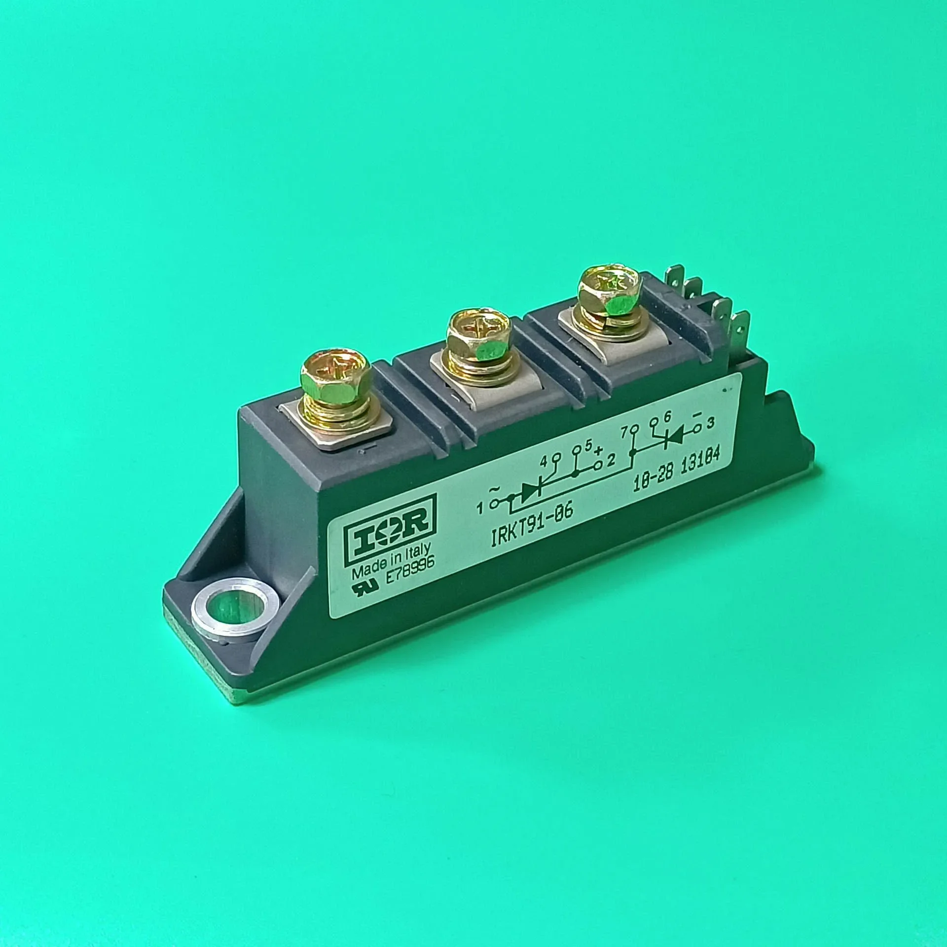 

IRKT91/06 МОДУЛЬ 90А 600В IRKT 91/06 ТИРИСТОРНЫЙ ДИОД IRKT91-06 IGBT IRKT9106 IR KT91/06 91-06