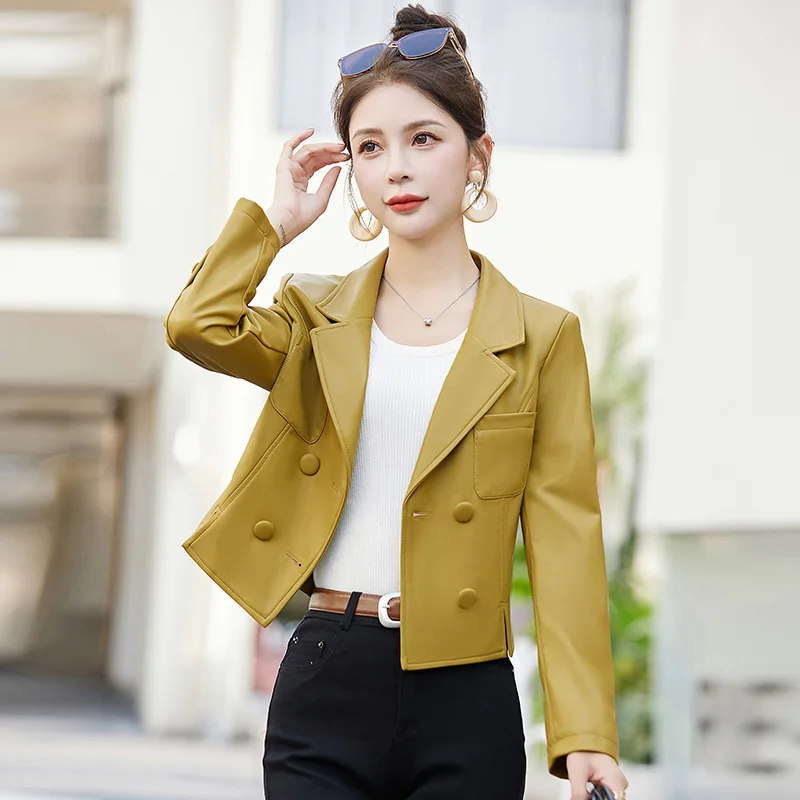 Nouveau Blazer en cuir pour femmes Printemps Automne Chic Mode col tailleur double boutonnage veste courte et étroite Cuir fendu Manteau élégant