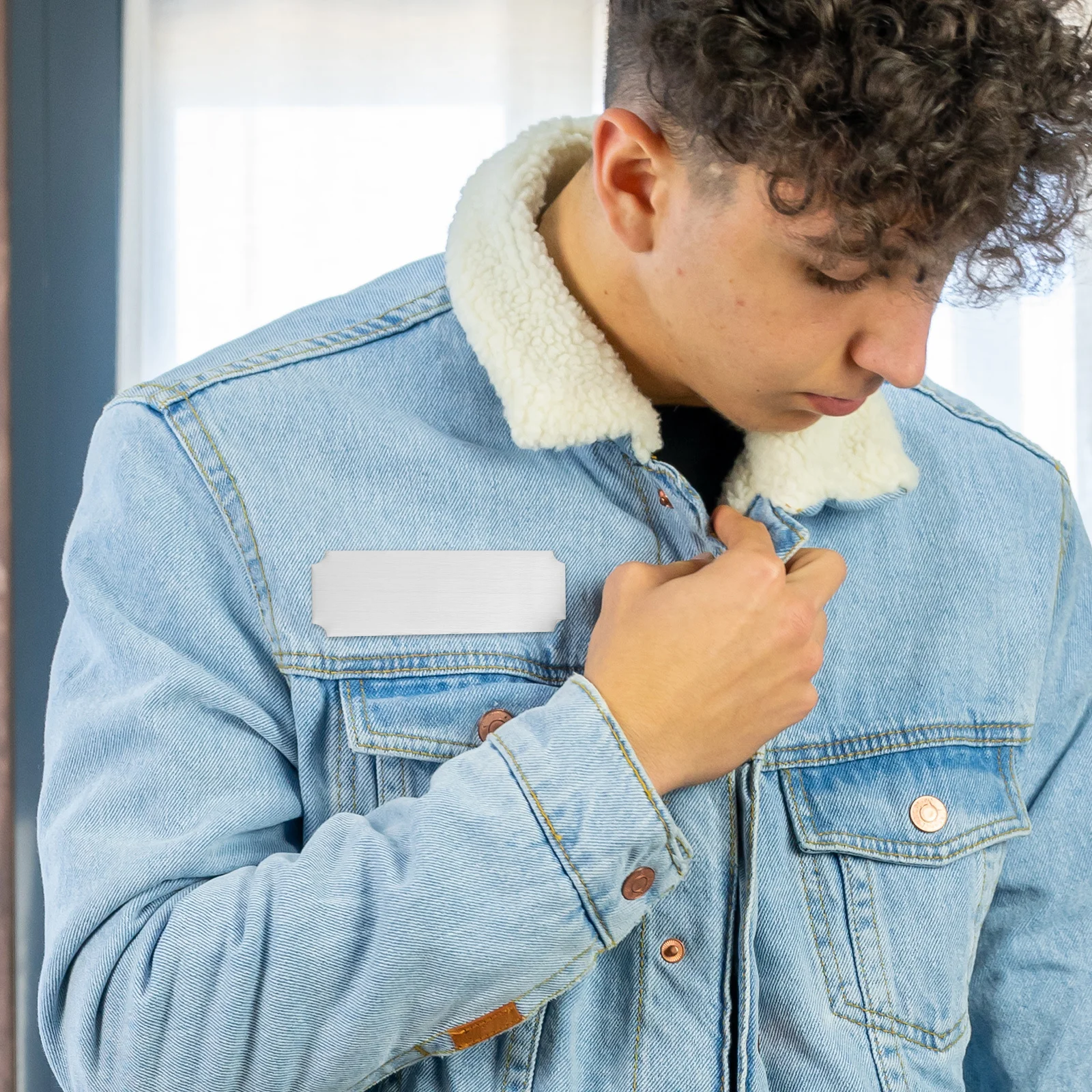 ป้ายชื่อสี่เหลี่ยมผืนผ้าสแตนเลส 20 ชิ้น ป้ายโลหะเปล่าพร้อมกาว ป้ายชื่อสำหรับโต๊ะทำงาน ป้ายชื่อเปล่าสำหรับปั๊ม นามบัตรธุรกิจ