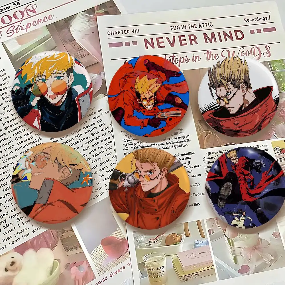 Cool Anime Vash The Stampede Alfileres de solapa redondos de hojalata premium: lindos broches de insignia para accesorios de bolso de hombro, regalos de recuerdo