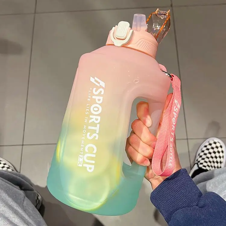 

Trendy Large Capacity Plastic Water Cup Fitness Sports Matte Gradient Color Summer Cup Durable Travel Bottle for Exercise