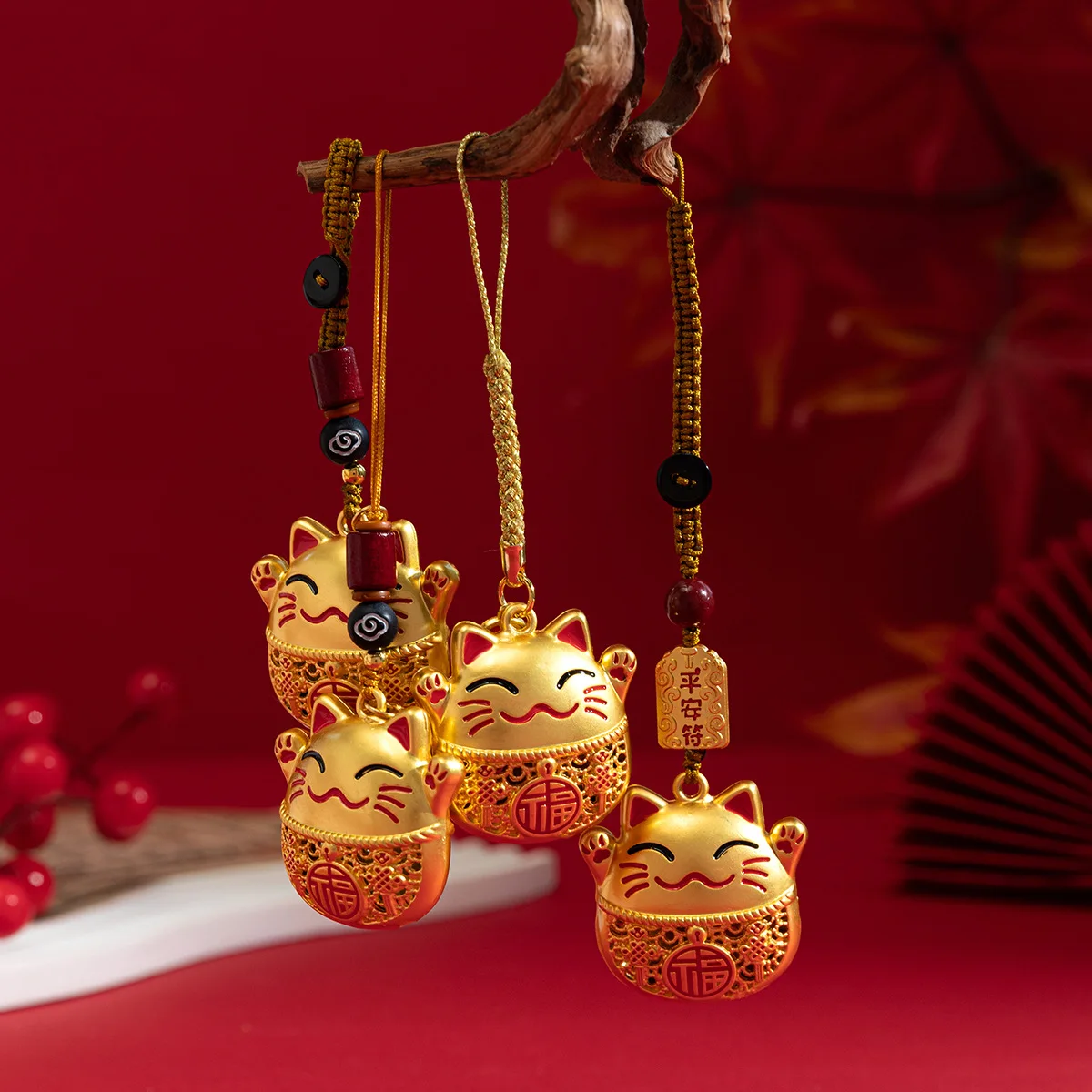 

Брелок Maneki-Neko в китайском стиле с песчаным золотом - подвеска Lucky Cat с капельной глазурью для ключей, сумки, подарка лучшему другу