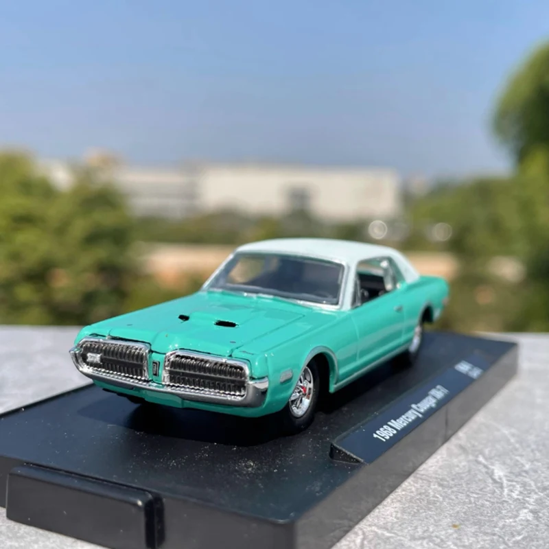 

Массовая краска, литая под давлением 1:64, масштаб 1968, американский мускулистый автомобиль XR-7 R94, коллекция моделей автомобилей из сплава, украшение, подарок, статический дисплей