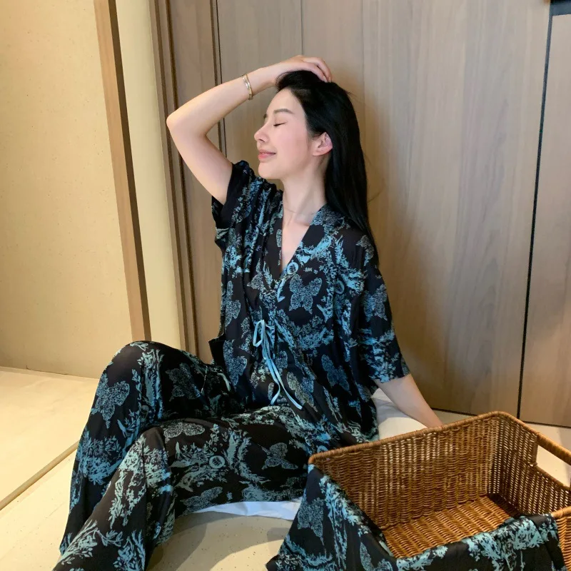 

Новинка! Весенне-летний комплект пижам из ледяного шелка: 2-х или 3-х предметный набор, V-образный вырез, стильный повседневный комплект, домашняя одежда, ночная сорочка, шорты с коротким рукавом.