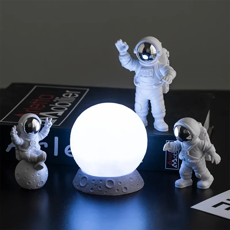 Astronaut Decor Action Figures and Moon Home Decor Resin Astronaut Statue Room Office Desktop Decoration Presents Boy Gift