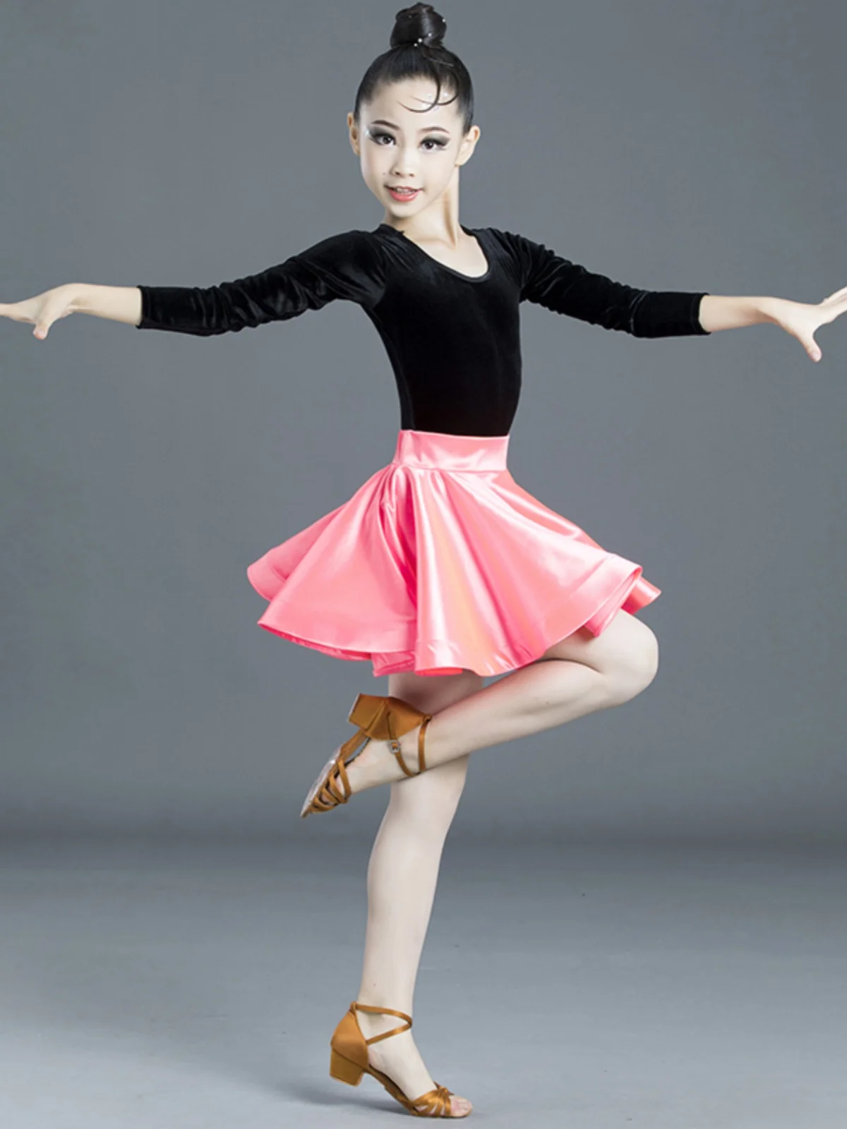 Latin Dance Wear Girls Autumn and Winter Long Sleeves Professional Grading Training Competition Children Latin Dance Big Swing