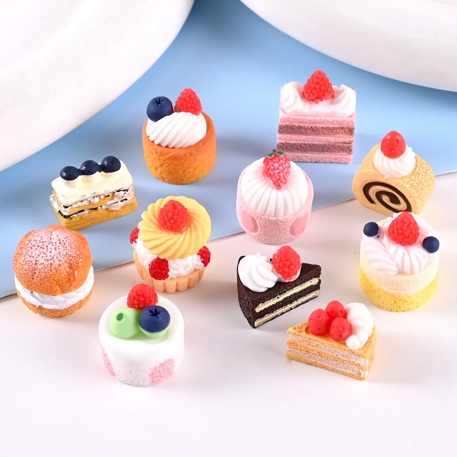 10Pcs European Simulation Dessert Cake Cream Strawberry Chocolate Doll House Decoration