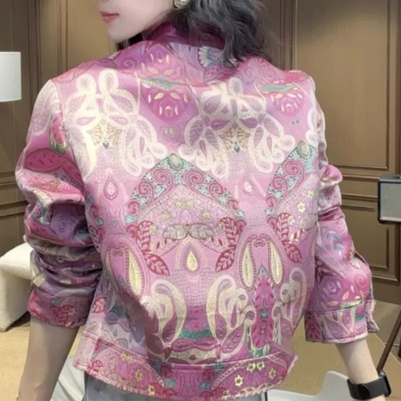 

Женская куртка 2026: Новинка весна-осень, короткая куртка с принтом и воротником-стойкой, в корейском стиле, пользуется высоким спросом у женщин.