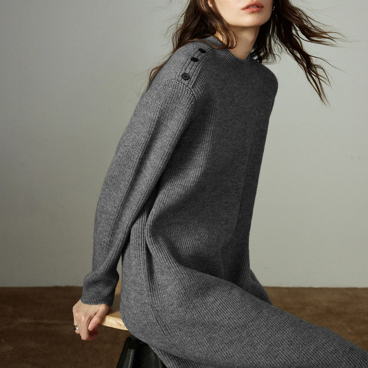 TOYOUTH فساتين نسائية محبوكة 2025 شتاء جديد صوف القطب الشمالي سميكة دافئة نصف عالية طوق فضفاض منتصف طول فساتين قطعة واحدة