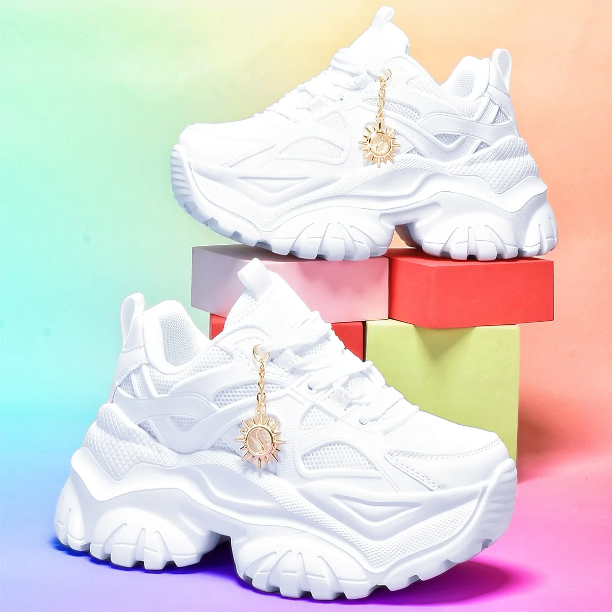 

Женские туфли на высоком каблуке, однотонная толстая подошва, увеличивающая рост 7 см. Модная повседневная спортивная обувь с украшением подсолнечника. Туфли на цепочке. Золотые аксессуары. Легкие белые женские туфли в клетку с мягкой подошвой. Амортизиру