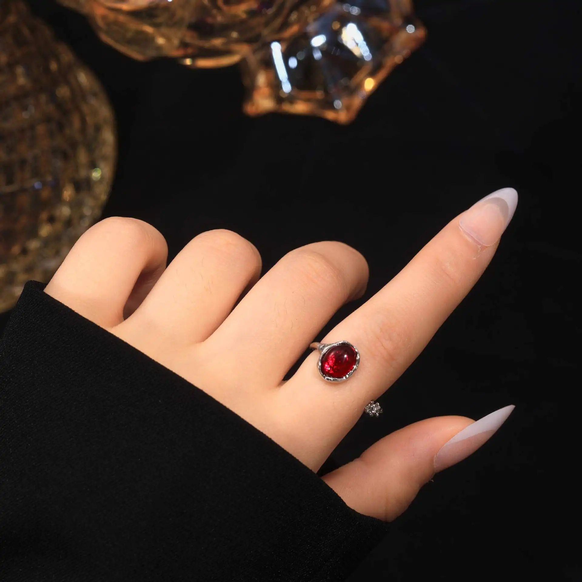 1pcs Hot Selling Instagram Red Agate Niche Design Sense Cool style, high-end Sense Simplicity Commuter Flower Bud Gemstone Ring