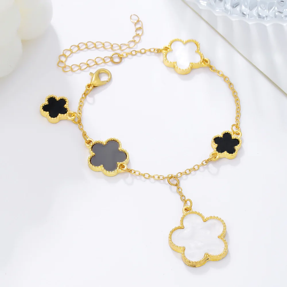 Lucky Black White Dripping Oil Five-Leaved Size Flower Clover Metal Bracelets for Women Fashion Light Luxury Paty Jewelry Gifts